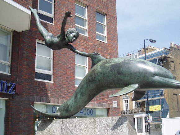 Boy_on_a_Dolphin_-_geograph.org.uk_-_1803073